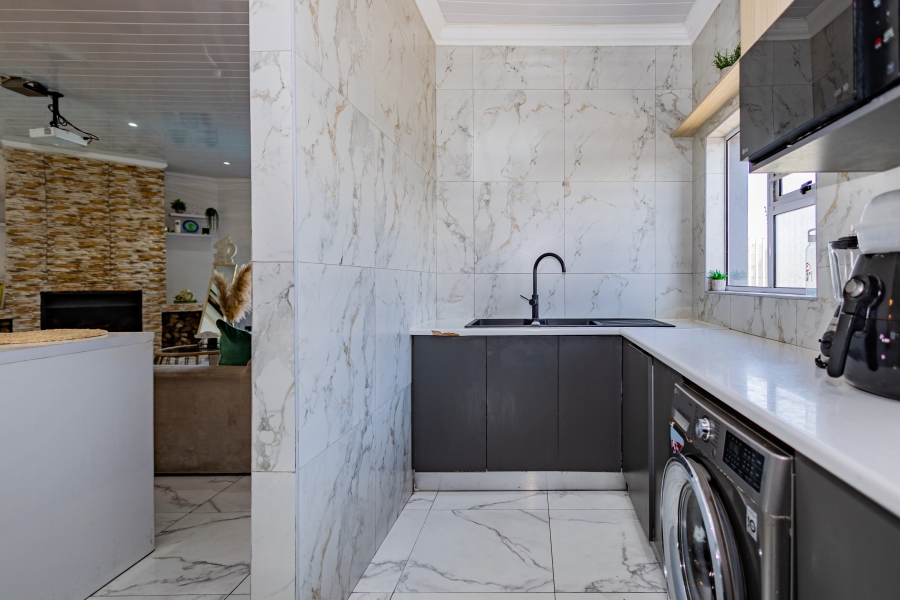 3 Bedroom Property for Sale in Belhar Western Cape